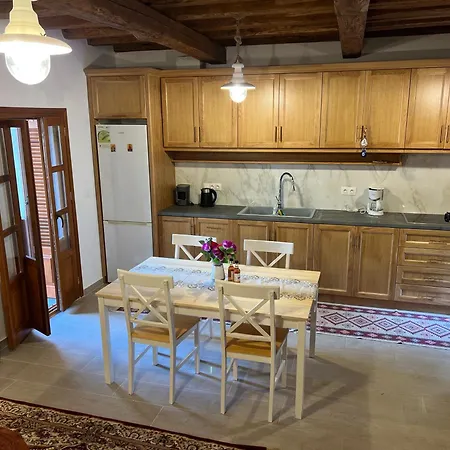 Twin Vista Getaway Apartament *